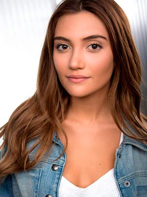 Даниэла Нивз
Daniela Nieves