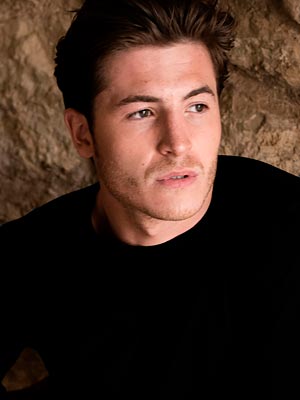 Кирон Мур
Kieron Moore