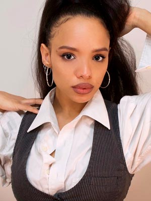 Сиси Стрингер
Sisi Stringer